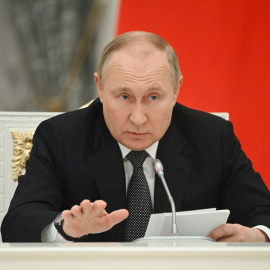  El presidente ruso Vladimir Putin preside una reunión del Presidium del Consejo de Estado en el Kremlin en Moscú el 25 de mayo de 2022. Serguéi.- GUNEYEV / SPUTNIK / AFP