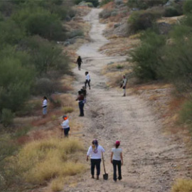  El colectivo Madres Buscadoras de Sonora en una de sus recientes expediciones en México. Basem Siria, Author provided