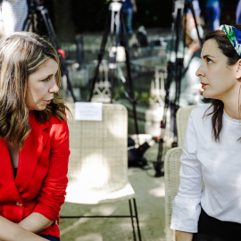 La portavoz del PSOE en el Ayuntamiento de Madrid, Mar Espinar (i), y la portavoz de Más Madrid en el Ayuntamiento de Madrid, Rita Maestre (d). E.P./Carlos Luján