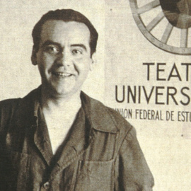  Federico García Lorca junto a un cartel de La Barraca.- flickr