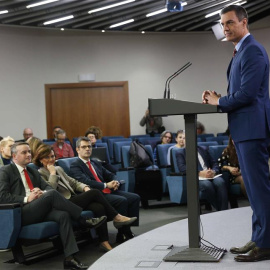 El presidente del Gobierno, Pedro Sánchez, en la comparecencia ante los medios en el Palacio de la Moncloa, en la que informó de la formación de su nuevo Gobierno. EFE/Paco Campos
