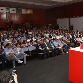  El público asistente a la Asamblea General Extraordinaria de la Real Federación Española de Fútbol en la que Luis Rubiales anunció que no dimitía, a 25 de agosto de 2023 en Las Rozas.- RFEF / Europa Press