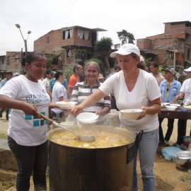 Comida popular en un barrio informal de Medellín (Colombia). Carmen Mendoza Arroyo, Author provided