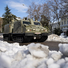 La UME ayuda con la retirada de la nieve en Madrid