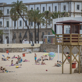 Vista de la playa de La Caleta, de Cádiz. E.P./María José López