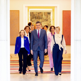  Nadia Calviño, Pedro Sánchez, Yolanda Díaz, Teresa Ribera y María Jesús Montero, en una foto de archivo. - EP