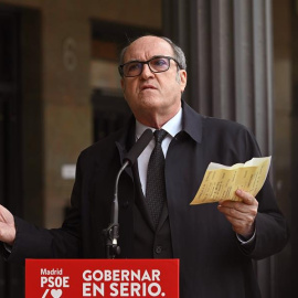 El candidato socialista a la presidencia de la Comunidad de Madrid, Ángel Gabilondo durante un acto electoral celebrado en Arganda del Rey en Madrid este viernes. EFE/ Fernando Villar