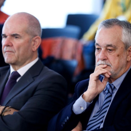 Los expresidentes Manuel Chaves y José Antonio Griñán, durante el juicio que de la pieza política de los ERE en la Audiencia de Sevilla. EFE/Jose Manuel Vidal