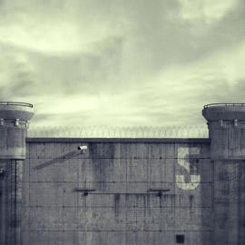 Imagen promocional de la serie de TV 'La valla'.