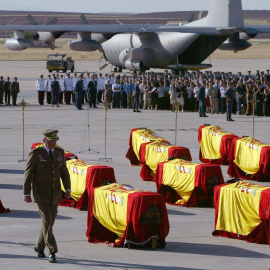  Funeral de Estado con los 62 militares muertos en el accidente del Yak-42, la mayor tragedia militar de la historia de España en tiempos de paz, en mayo de 2003. AFP/Pierre-Philippe Marcou