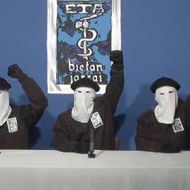 Momento en el que ETA anuncia el cese definitivo de la violencia