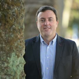  El presidente de la Diputación de A Coruña, Valentín González Formoso, posa a la cámara tras una entrevista con Europa Press, a 21 de octubre de 2021.- M. Dylan / Europa Press