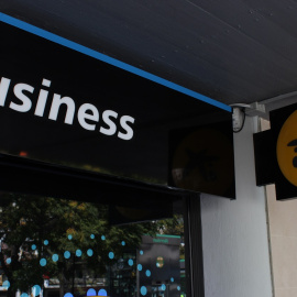 Sucursal de Caixabank en Sevilla, España. Shutterstock / MTMSEVILLA