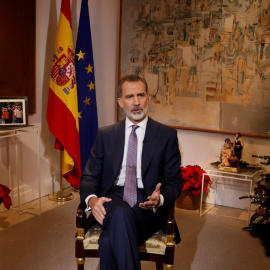  El Rey Felipe VI ofrece su tradicional discurso de Nochebuena desde el Palacio de la Zarzuela, a 24 de diciembre de 2021, en Madrid (España).- Pool / Europa Press