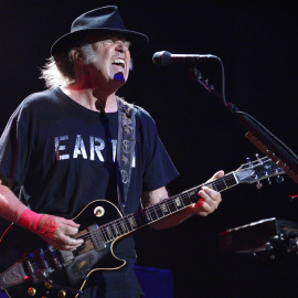  Fotografía de archivo del músico canadiense Neil Young en Viena (Austria).- Hans Klaus Techt/EFE