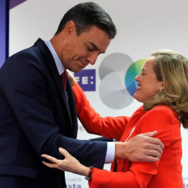  El presidente del Gobierno Pedro Sánchez y la vicepresidenta Nadia Calviño.- EFE