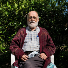  Arcadi Oliveres durante la entrevista con 'El Quinze'. MIGUEL VELASCO ALMENDRAL