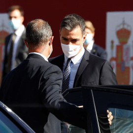  El presidente del gobierno Pedro Sánchez durante el desfile militar del 12 de Octubre en el Paseo de la Castellana de Madrid para festejar este martes el Día de la Fiesta Nacional. EFE/Chema Moya
