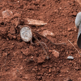  Las gafas de Abundio Andaluz, fusilado por falangistas en agosto de 1936 en Calatañazor (Soria). — Óscar Rodríguez