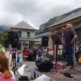 El grupo popular Adebán durante el concierto del domingo./ Youtube
