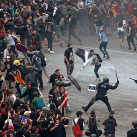  Cargas policiales en El Prat - EFE/Quique García.
