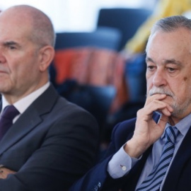  Chaves y Griñán durante el juicio que de la pieza política de los ERE. EFE/Jose Manuel Vidal