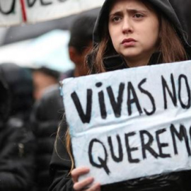 Mujer en una manifestación contra la violencia machista / EFE
