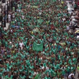 La Marea Verde inunda las calles de Palma. Enrique Calvo/REUTERS
