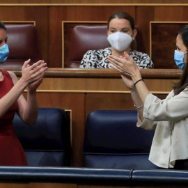 Las ministras Irene Montero e Ione Belarra, en el Congreso. — FERNANDO ALVARADO (EFE)