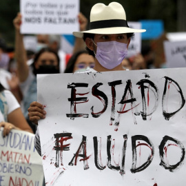  Estudiantes, docentes y activistas participan en la 'Marcha por la Paz y la Justicia' exigiendo justicia al gobierno mexicano por el caso de tres hermanos Ana Karen, Luis Ángel y José Alberto González que fueron encontrados muertos tras ser secuestrad