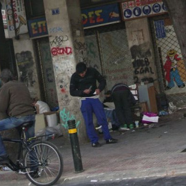 Refugiado viviendo en calle Atenas. Foto: Jesus Matsuki