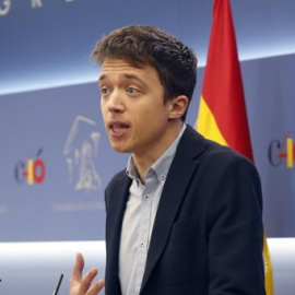 El diputado Íñigo Errejón, tras la rueda de prensa en la que ha anunciado que abandona el escaño. - EFE