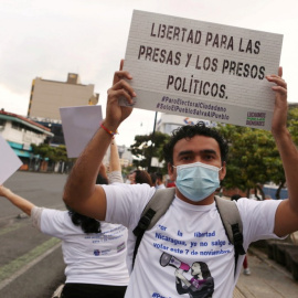  Manifestación de hace unos días en Costa Rica por la libertad de los presos políticos de Nicaragua. - Mayela López / Reuters