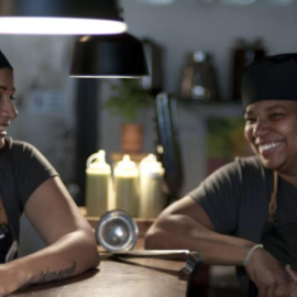  Amalia y Maye, inmigrantes venezolanas y socias de Las Reinas Pepiadas, un emprendimiento de integración en Ecuador. Foto: Alexandra Maldonado.