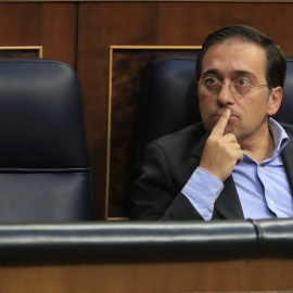 Albares durante una sesión del Congreso. - Fernando Alvarado / EFE