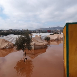  Campos de refugiados al norte Siria, inundado por las lluvias. Fotografía de Hani Al Hariri