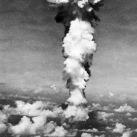  Fotografia del hongo nuclear realizada desde el mismo bombardero B-29 que arrojó la bomba atómica sobre la ciudad de Hiroshima.. EFE/INTERNATIONAL NEWS PHOTOS/Archivo