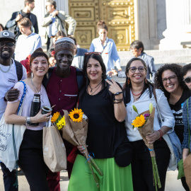 Representantes de las organizaciones promotoras de la ILP 'Esenciales' por la regularización de las personas migrantes. Foto: Marta Maroto (@_martamaroto_)