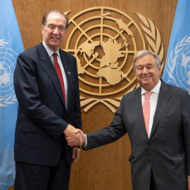  David Malpass (izquierda de Antonio Guterres, secretario general de la oNU), presidente del Banco Mundial , ha advertido de que la insistencia de los acreedores en recibir su pago aumentará el riesgo de impagos que se harán de forma desordenada.- Eskin