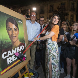 Macarena Olona, candidata de Vox a la presidencia de la Junta de Andalucía, arranca la campaña electoral este jueves en Granada. EFE/miguel angel molina