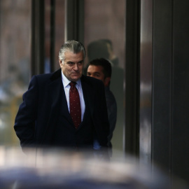 Fotografía de archivo de enero de 2015 del extesorero del PP Luis Bárcenas, a su llegada a la Audiencia Nacional, para declarar ante el juez. E.P./Marta Fernández