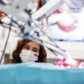  Isabel Díaz Ayuso visita el nuevo Centro Quirúrgico del Hospital Gregorio Marañón, durante su inauguración el pasado miércoles. EFE/ Luis Millán