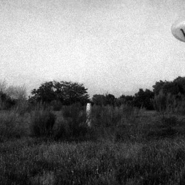  Una de las históricas imágenes del supuesto ovni del planeta Ummo avistado en San José de Valderas publicadas en el diario ’Informaciones’