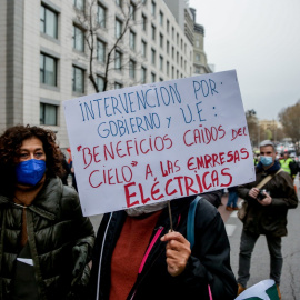  Concentración contra los altos precios de la energía eléctrica a 23 de marzo de 2022, en Madrid.- Ricardo Rubio / Europa Press