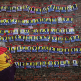  Imagen de archivo. Homenaje a las víctimas de la represión franquista en el cementerio de La Almudena.- Isabel Infantes / Europa Press