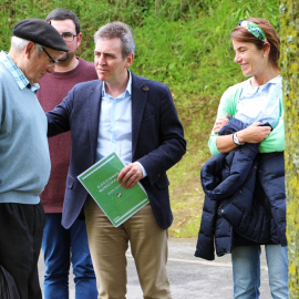 Xabier Iridoy, en el centro de la imagen, durante la última campaña electoral. BLOG DE XABIER IRIDOY