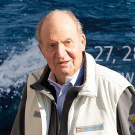  Imagen de archivo. Juan Carlos I participa en una regata.- Maria Muina by Sailingshots.es (modificada)