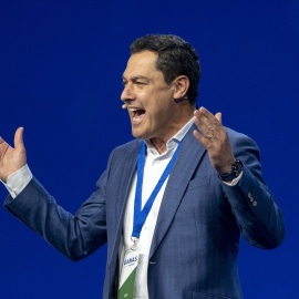  El presidente de la Junta de Andalucía y candidato del PP de Andalucía a la reelección, Juanma Moreno; participa en la primera jornada del XVII Congreso del Partido Popular de Madrid, en Feria de Madrid IFEMA, a 21 de mayo de 2022, en Madrid, (España