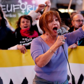  La presidenta Federación Plataforma Trans, Mar Cambrollé, en la manifestación contra el retraso en la aprobación de la ley trans (Madrid) — Javier López / EFE