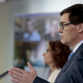 Los ministros María Jesús Montero y Salvador Illa, en la Moncloa. / EFE